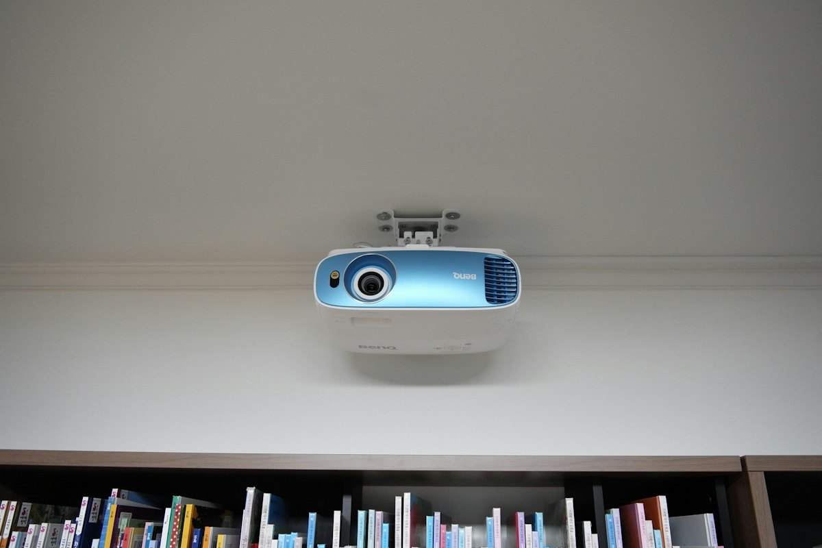 Ceiling-mounted projector
